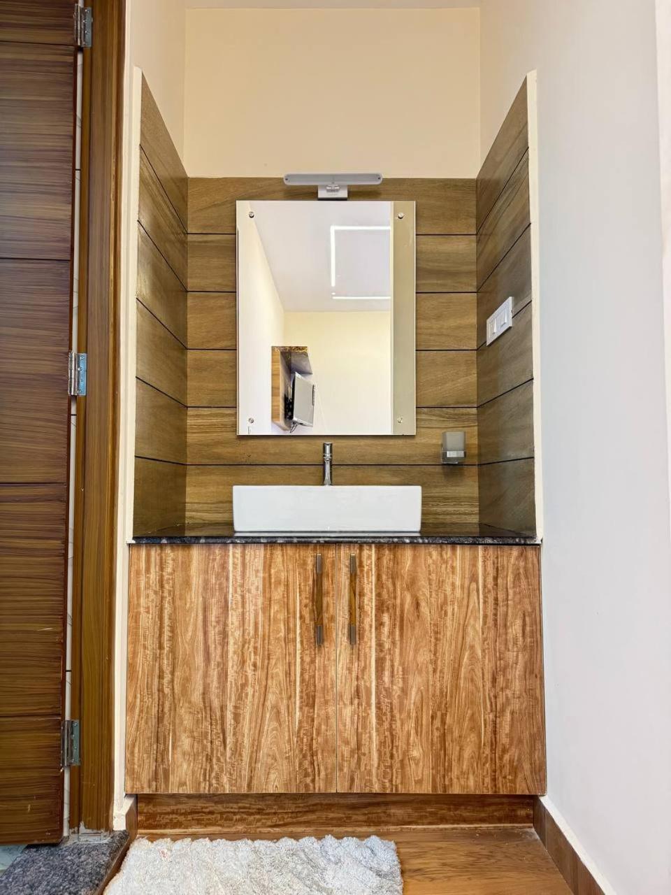 Krishnakripa Premium Residency Hotel Kochi Екстериор снимка