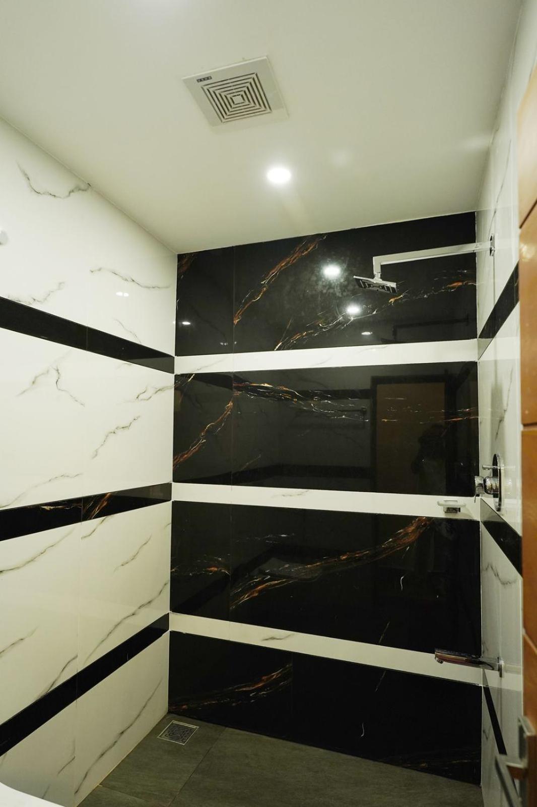 Krishnakripa Premium Residency Hotel Kochi Екстериор снимка