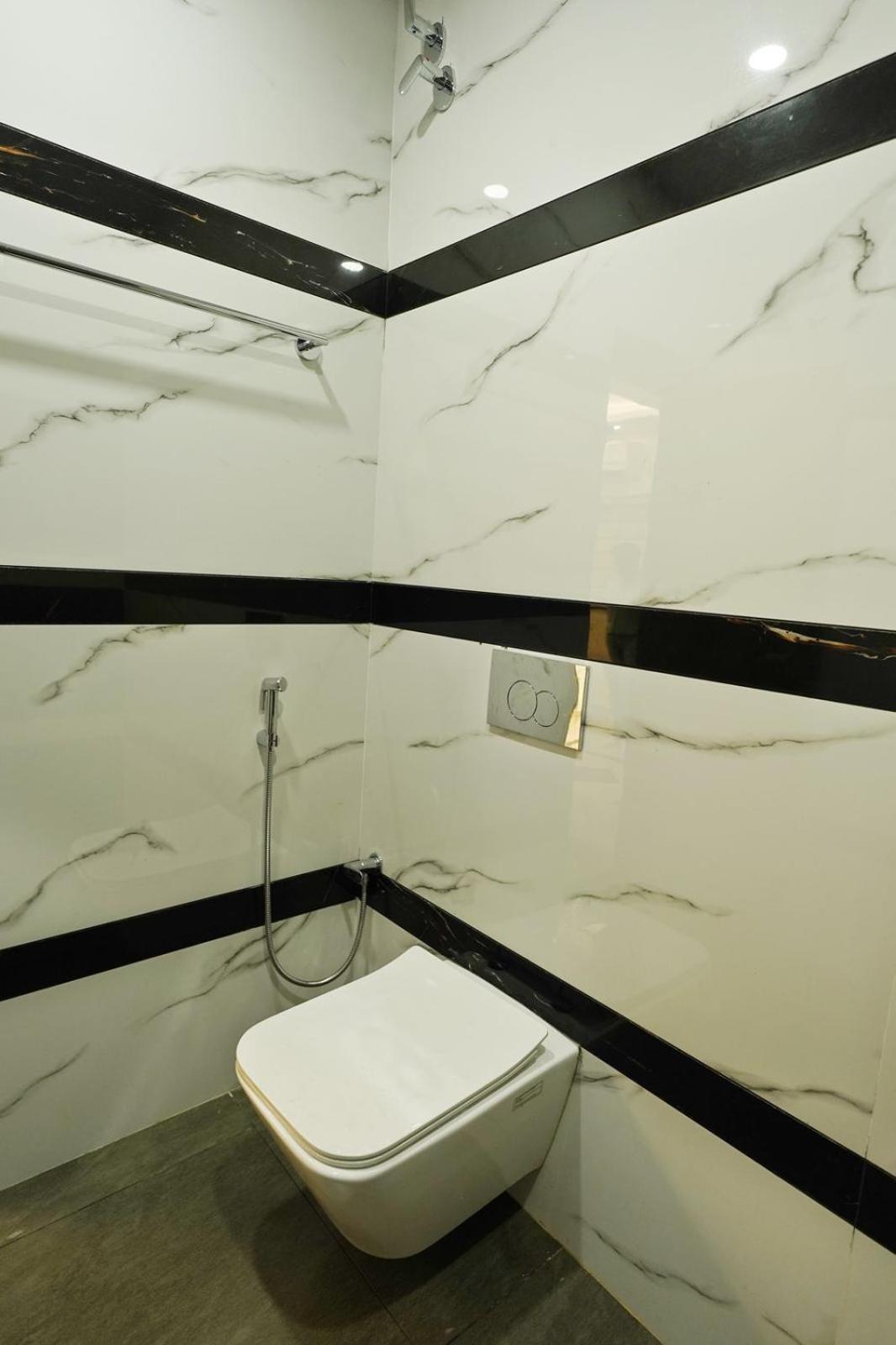 Krishnakripa Premium Residency Hotel Kochi Екстериор снимка