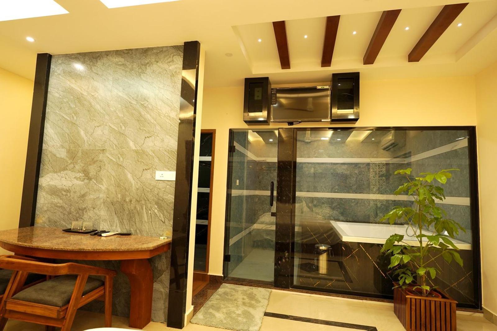 Krishnakripa Premium Residency Hotel Kochi Екстериор снимка