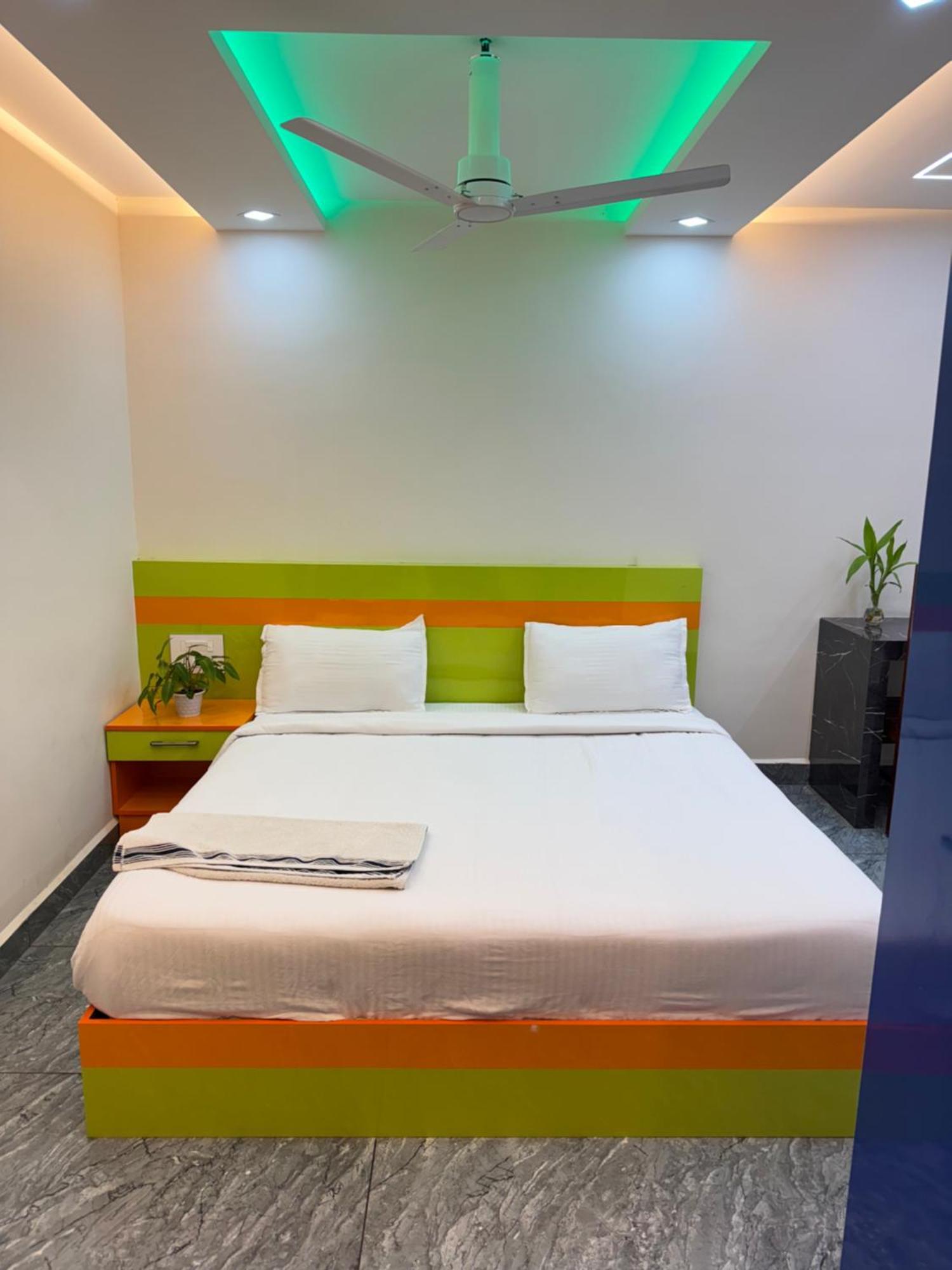 Krishnakripa Premium Residency Hotel Kochi Екстериор снимка