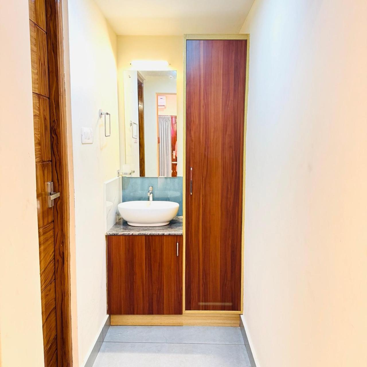 Krishnakripa Premium Residency Hotel Kochi Екстериор снимка