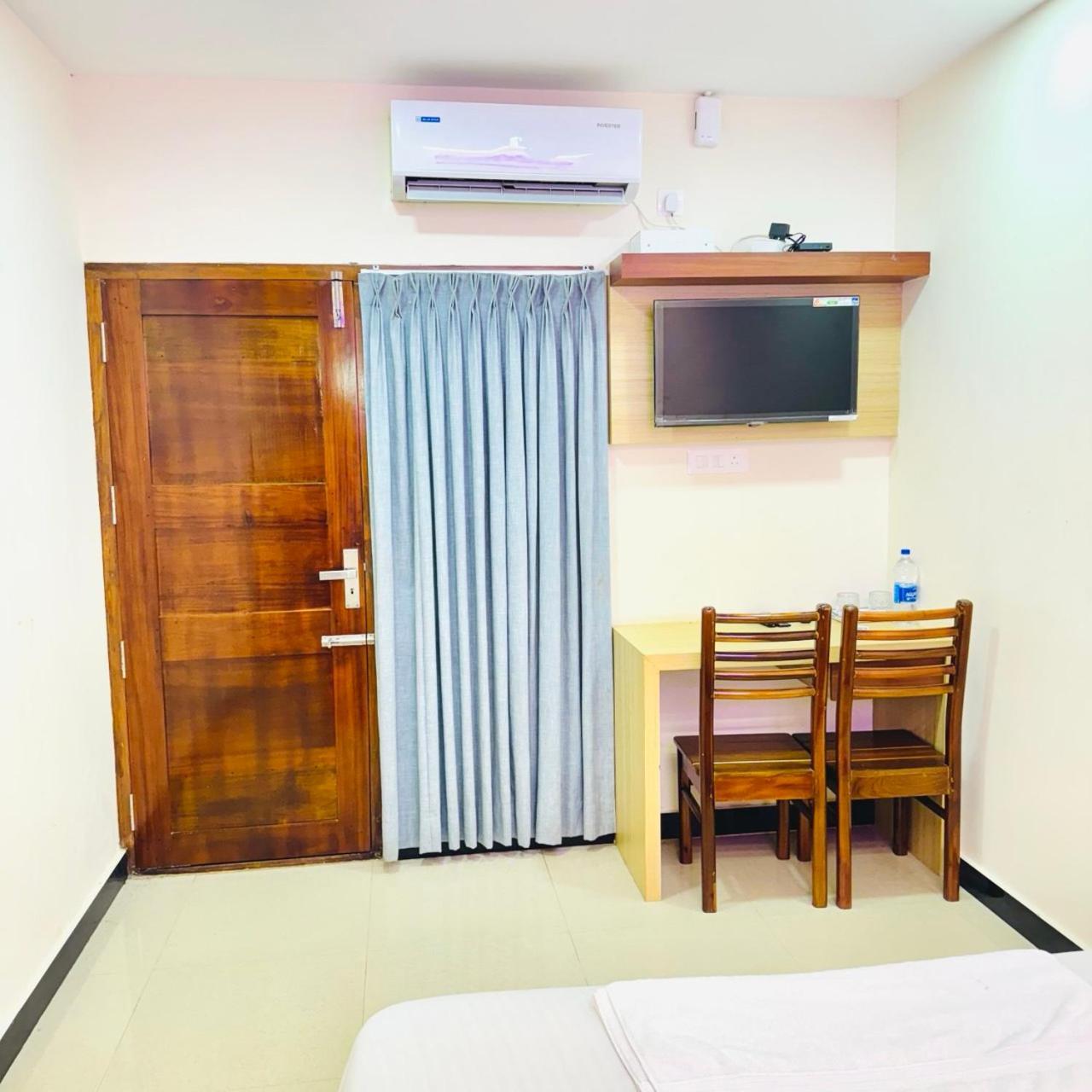 Krishnakripa Premium Residency Hotel Kochi Екстериор снимка